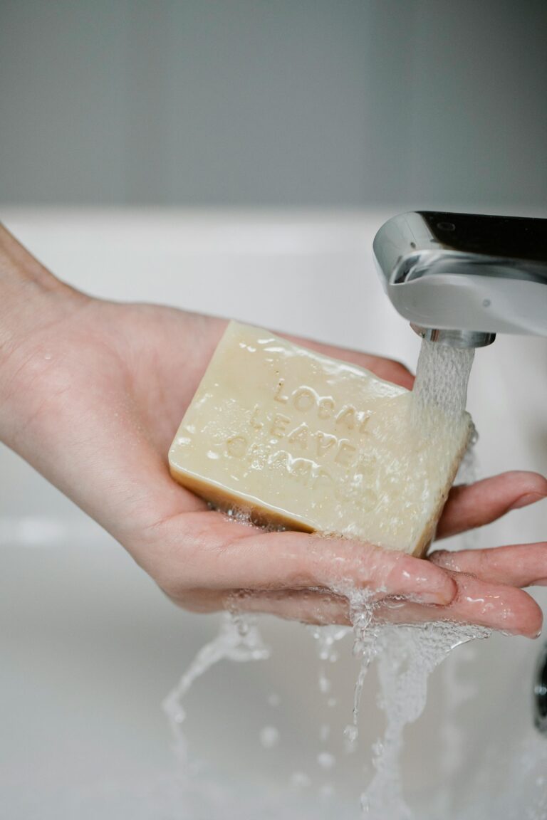 2 minutes d’automassage : ton rituel naturel anti-rides​